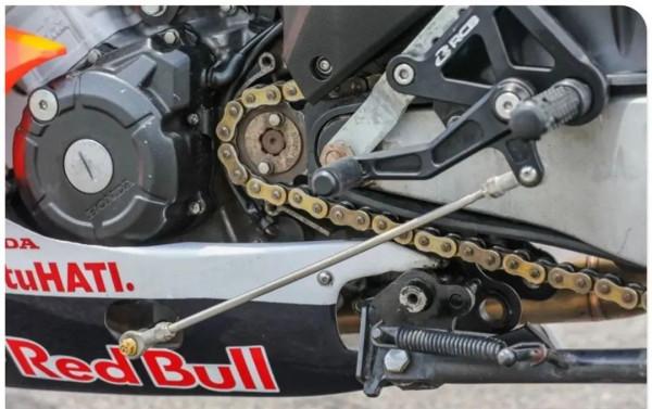 本田彎梁RS150R,配置超強 本田彎梁RS150R,配置超強