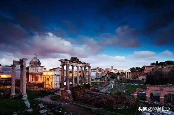 西羅馬末期，一位君王面對衰敗的帝國，意圖透過改革恢復帝國榮耀