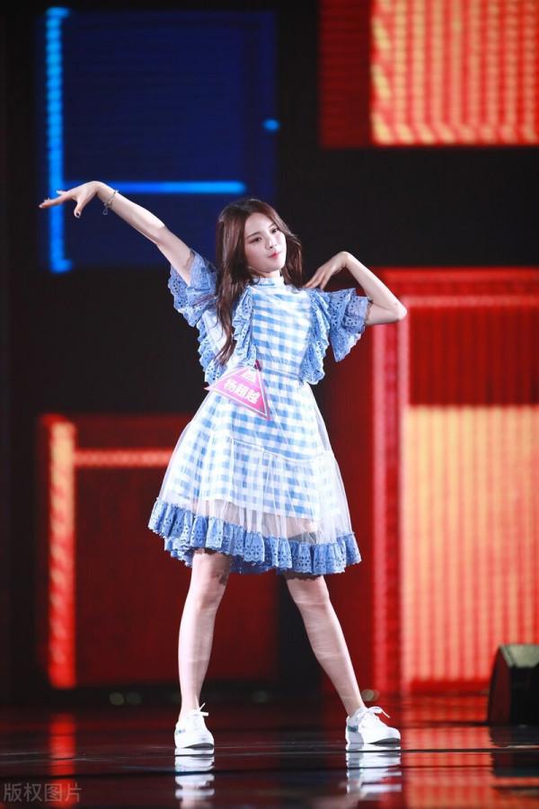 楊超越從草根逆襲成功，幕後真正的推手