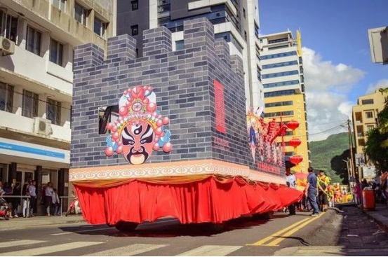 在這個非洲國家，中國春節是法定節日，紙幣上還印著梅州人頭像