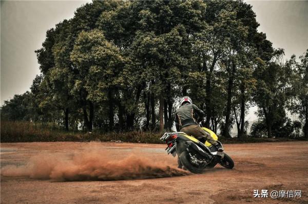 生活不止眼前的田野,還有遠方的風——大陽ADV150測評 生活不止眼前的田野,還有遠方的風——大陽ADV150測評