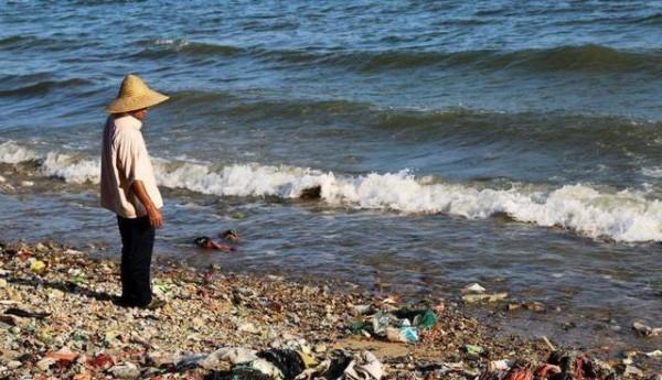 敲響世界警鐘！400萬噸海洋垃圾正逼近中國，人類該如何破局？
