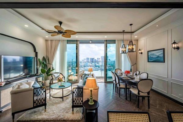 年輕夫妻太有眼光了，買到“一線”湖景房，普通高層房根本比不了