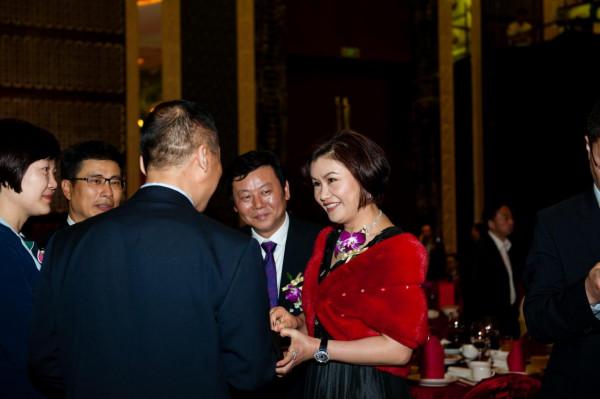 “玻璃女王”周群飛:打工妹到湖南女首富,為何不嫁富豪嫁司機? “玻璃女王”周群飛:打工妹到湖南女首富,為何不嫁富豪嫁司機?