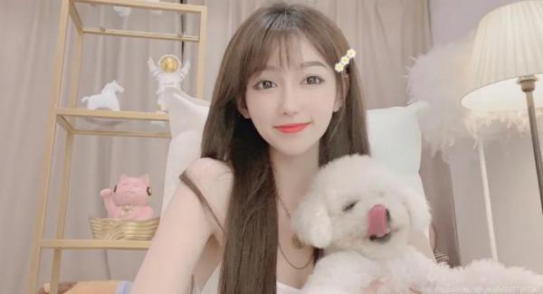 富一代大叔網戀26歲美女主播,刷二十萬禮物,坦言:我想靜靜 富一代大叔網戀26歲美女主播,刷二十萬禮物,坦言:我想靜靜