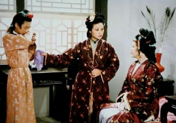 古代嫡優於庶，重男輕女，那嫡女和庶子到底哪個的地位更高？