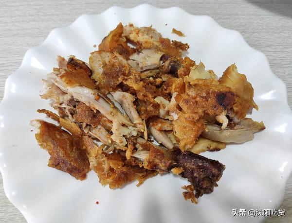 不是為了拌飯來的,主要是想體驗在超大號的盆裡拌飯是啥感覺 不是為了拌飯來的,主要是想體驗在超大號的盆裡拌飯是啥感覺