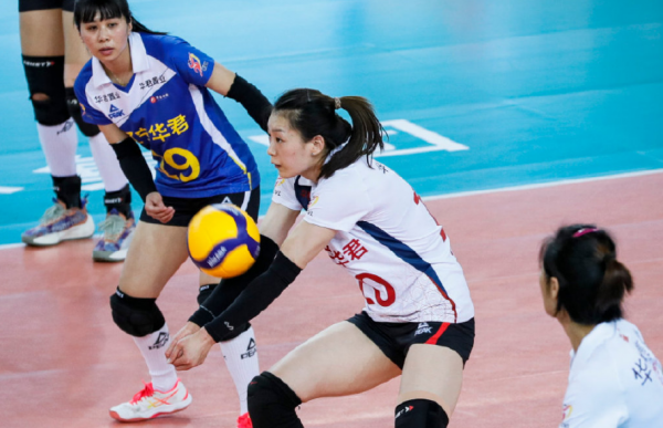 金軟景首發貢獻21分，上海女排3比1擊敗遼寧，排超銅牌賽拔得頭籌