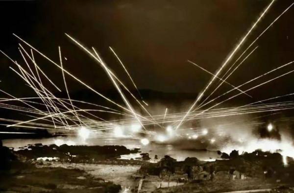 1958年美艦為蔣“護航”，葉飛請示打不打，毛主席指示：照打不誤