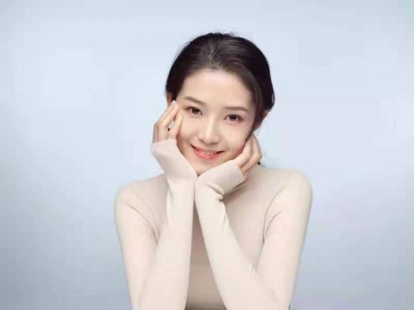 獨家專訪北京青年舞者何林謙——為華夏而舞的迤邐之蓮 獨家專訪北京青年舞者何林謙——為華夏而舞的迤邐之蓮