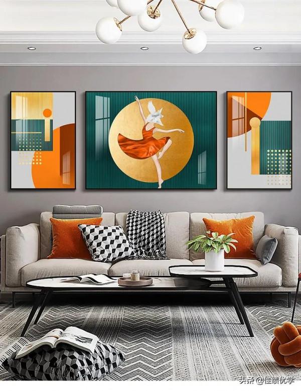沙發背景牆掛畫怎麼掛好看？