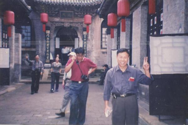 我中小學的校友,從社會底層脫穎而出,成為醫文兼蓄的時代精英 我中小學的校友,從社會底層脫穎而出,成為醫文兼蓄的時代精英