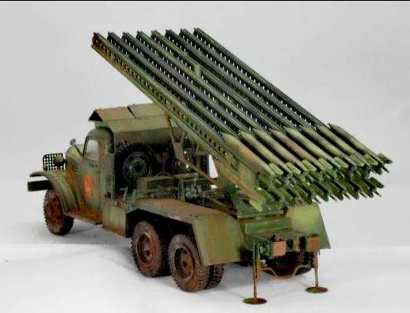 上甘嶺，“喀秋莎”轟平了敵軍正在集結的樹林，屍體裝了15輛卡車