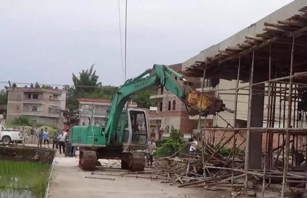 村幹部又有事情幹了?農村“5拆”開始,不達標的建築統一拆除 村幹部又有事情幹了?農村“5拆”開始,不達標的建築統一拆除