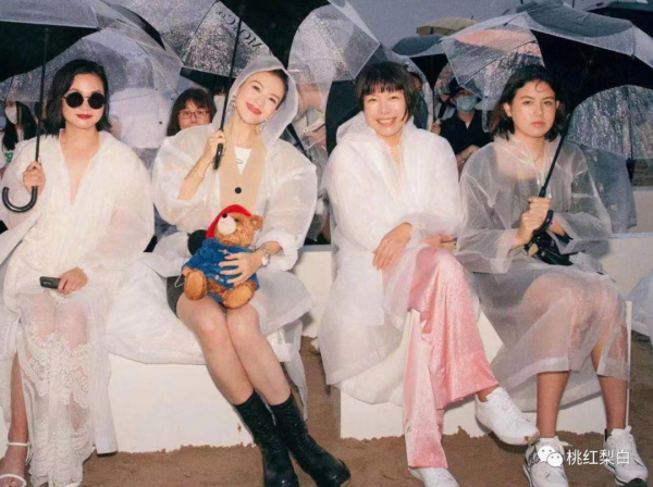 才兩個月沒見,蘇芒都憔悴成這樣了? 才兩個月沒見,蘇芒都憔悴成這樣了?