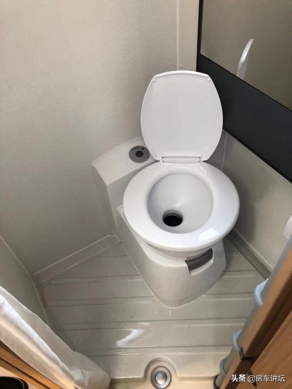 大廠出品做工優質,雙拓展車型極具價效比官方指定價格42.99w 大廠出品做工優質,雙拓展車型極具價效比官方指定價格42.99w