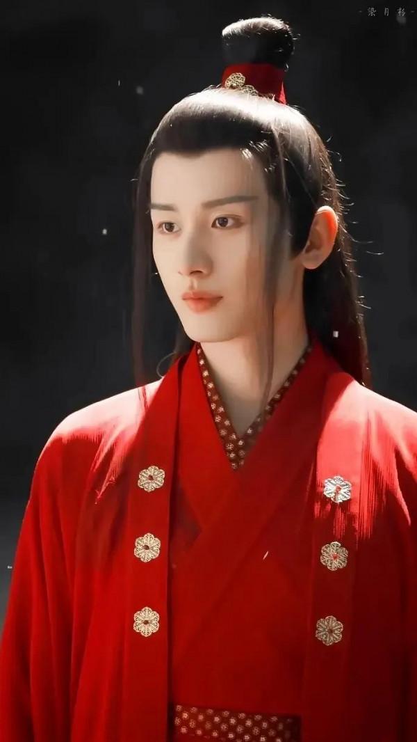 誰說大紅太俗氣?這6位紅衣造型又酷又颯,歪頭殺邪媚直擊觀眾心 誰說大紅太俗氣?這6位紅衣造型又酷又颯,歪頭殺邪媚直擊觀眾心