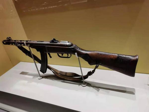 邱少雲犧牲評功一波三折,彭總顫抖著說:一等功是遠遠不夠的 邱少雲犧牲評功一波三折,彭總顫抖著說:一等功是遠遠不夠的