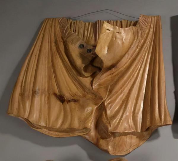 78歲大爺雕貼身衣物,一件25萬!網友看完後都說:有點味道 78歲大爺雕貼身衣物,一件25萬!網友看完後都說:有點味道