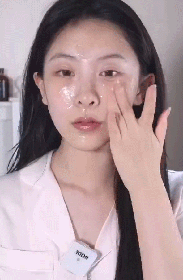 網紅“沉浸式護膚”,毀了多少中國女孩? 網紅“沉浸式護膚”,毀了多少中國女孩?