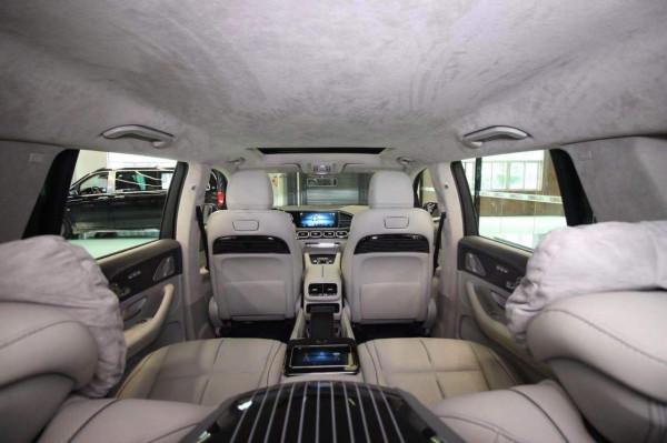 賓士GLS450改裝邁巴赫版本？一個月時間將內飾外觀1:1復刻出來