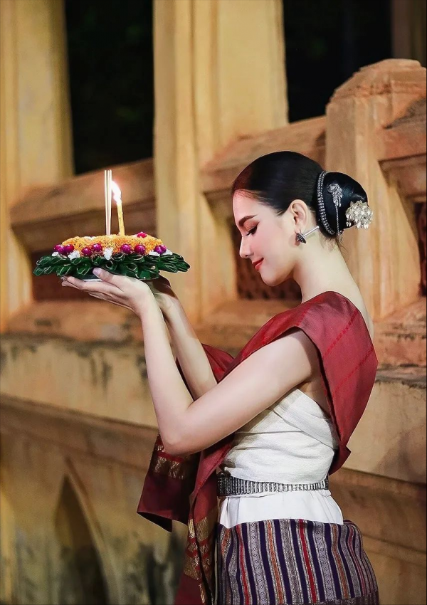 寮國今日出夏,沒有花燈的出夏節,最美的圖全都在這裡啦 寮國今日出夏,沒有花燈的出夏節,最美的圖全都在這裡啦