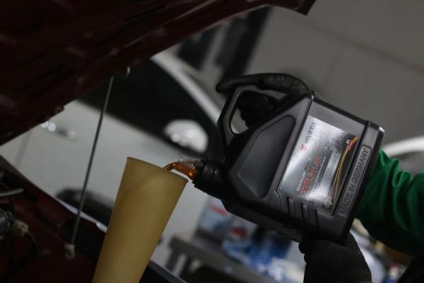 怪獸修車：翻新一輛二手的鈴木-吉姆尼，精心施工，再現完美