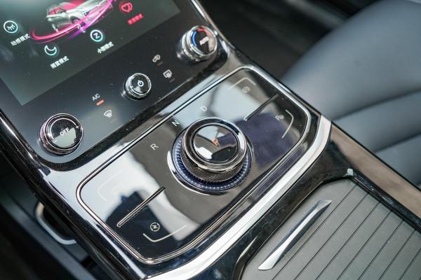 高性價比新能源SUV,續航400km,低至9.98萬起,帶你看哪吒U Pro 高性價比新能源SUV,續航400km,低至9.98萬起,帶你看哪吒U Pro