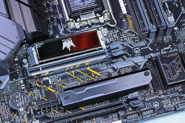 華碩 B660 重炮手 WiFi 登場，這算是半開放式主機嗎？