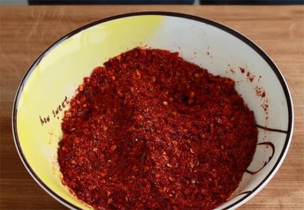 想吃豆腐乳不用買，詳細做法告訴你，香辣好吃，放15天就能吃