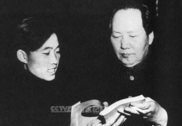 新中國成立後,毛澤東曾親切接見“毛澤東號”司機長 新中國成立後,毛澤東曾親切接見“毛澤東號”司機長