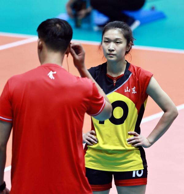 天賦對決，山東女排輕鬆勝浙江，杜清清成奇兵，王夢潔拒絕被上課