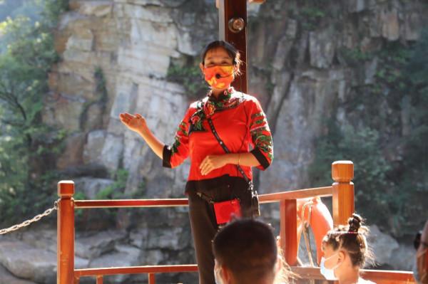 土家阿妹做遊船講解員10年,最想對遊客說:大美張家界,一直在等你 土家阿妹做遊船講解員10年,最想對遊客說:大美張家界,一直在等你