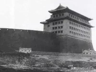 老北京的城門有多壯觀? 老北京的城門有多壯觀?