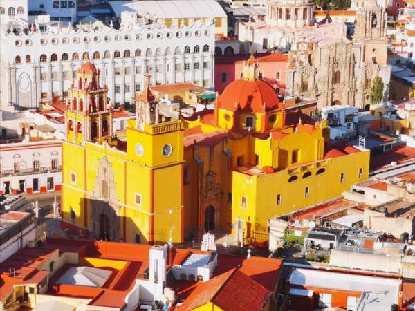 《尋夢環遊記》裡真實的童話小城瓜納華託，色彩斑斕的世界銀都