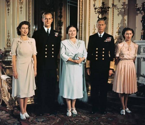 女王母親的心酸往事：想嫁哥哥卻嫁了弟弟，被口吃的國王丈夫家暴