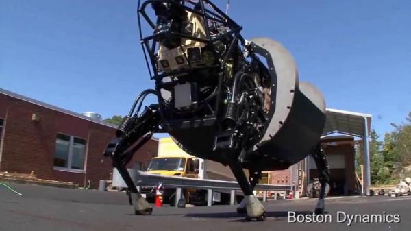 嘲諷國產軍用機器狗抄襲波士頓動力原始碼的人，醒醒吧