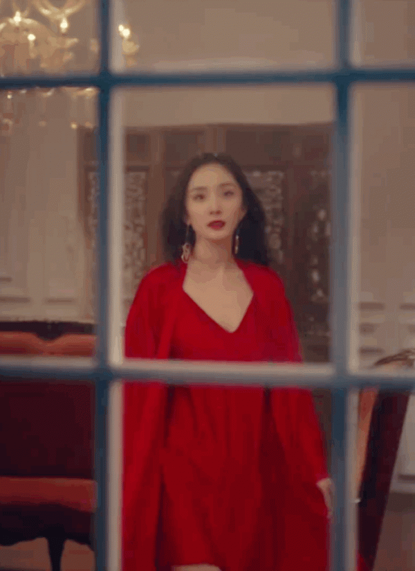 楊冪成熟的魅力遠勝於可愛