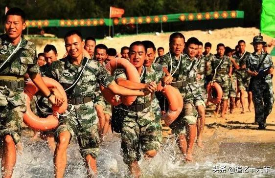 解放軍戰士王亮，祝賀提幹並記一等功，2分鐘勇救4名人民群眾