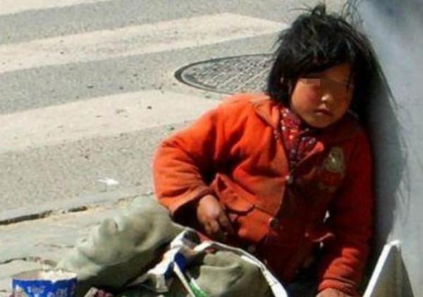 故事：王叔正在做饅頭，好心遞給流浪兒2個，6天后警察找上了門