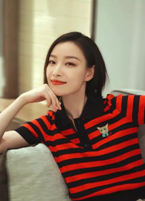 倪妮與張子楓同款服飾，你們比較欣賞誰呢？