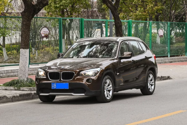 內飾很新，底盤煥新，9&period;58萬入二手進口寶馬X1