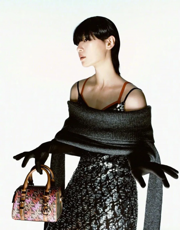 讓人看不懂的2021雜誌封面:鹿晗蒼蠅頭,倪妮玩眉毛,周筆暢好怪 讓人看不懂的2021雜誌封面:鹿晗蒼蠅頭,倪妮玩眉毛,周筆暢好怪