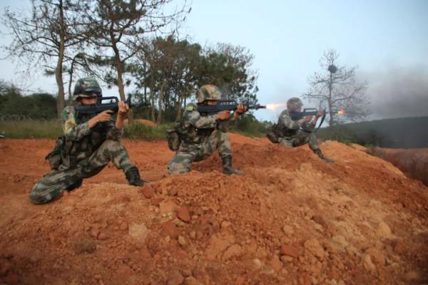 滿屏火力!滇西鐵騎威震沙場 滿屏火力!滇西鐵騎威震沙場