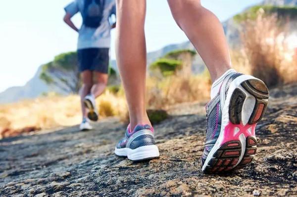 跑步時腳步聲不要太大，否則受傷機率會很高