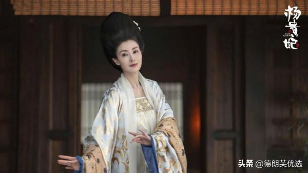 51歲李嘉欣越老越驚豔,穿健美褲同狗親吻,“牛奶肌膚”絕美 51歲李嘉欣越老越驚豔,穿健美褲同狗親吻,“牛奶肌膚”絕美