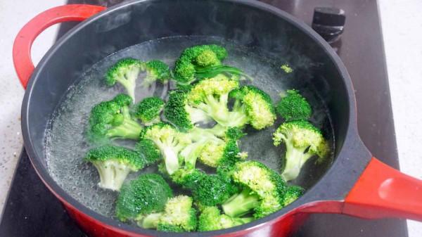 這6道早餐不用揉麵，一攪一蒸就完成，鬆軟又香甜，省時又省力