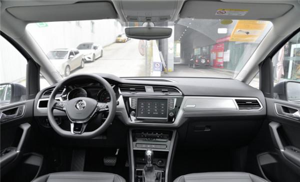 評測大眾途安L，緊湊型MPV，搭載1&period;4T發動機，都有哪些優缺點？