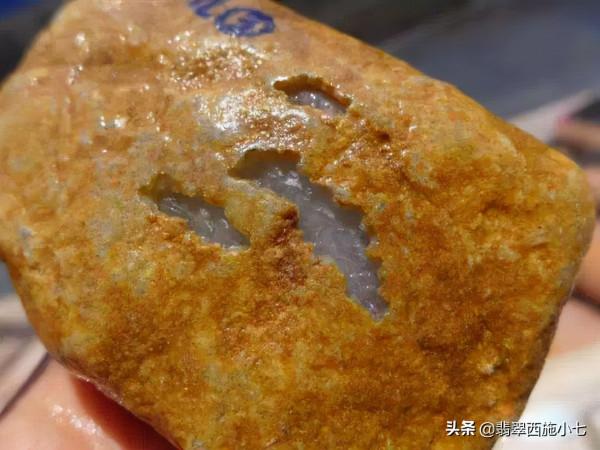 看完它!你也能輕鬆掌握翡翠皮殼特徵 看完它!你也能輕鬆掌握翡翠皮殼特徵