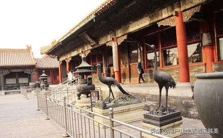 北京故宮是世界上現存規模最大、儲存最完整的木質結構古建築之一